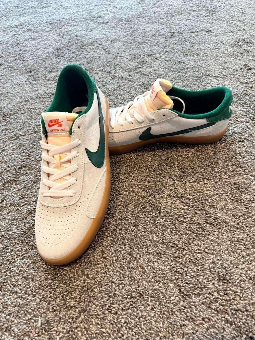 NEW - Size 10M/11.5W - Nike SB Sneakers Heritage Vulc Green Sail - CD5010-104